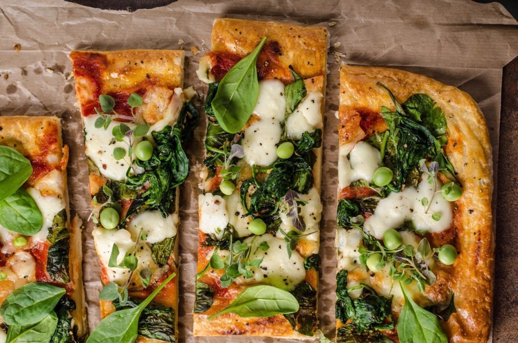 Deze spelt bodem pizza eet je zonder schuldgevoel! | Freshhh