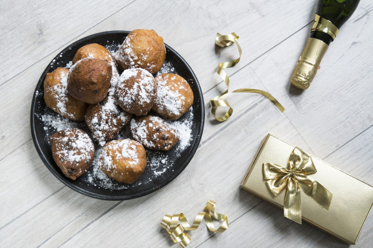 Dit is hoe lang je moet bewegen om één oliebol er weer af te krijgen Freshhh Dit is hoe lang je moet bewegen om één oliebol er weer af te krijgen Freshhh
