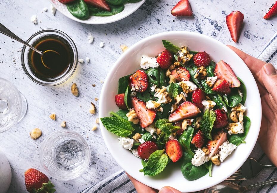 salade met aardbeien
