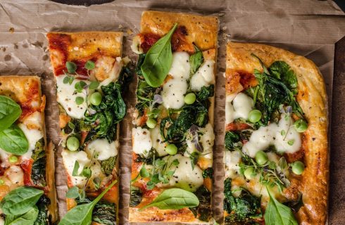 Deze spelt bodem pizza eet je zonder schuldgevoel!