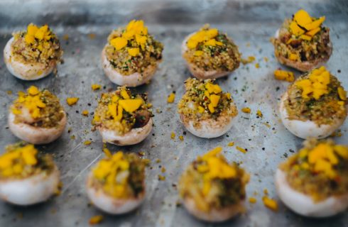 Gevulde champignons met quinoa en mango