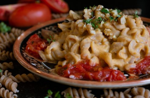 Vegan stroganoff met champignons, perfect voor in de winter!