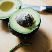 Vegetarische spinazie avocado sandwich