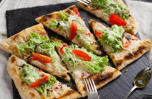 Naanbrood met hummus en spinazie: super snel en makkelijk