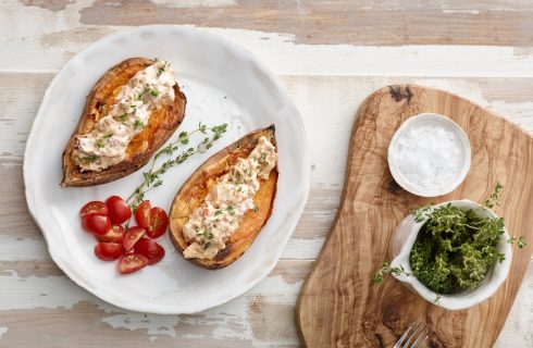 Gebakken zoete aardappel voor bij de BBQ