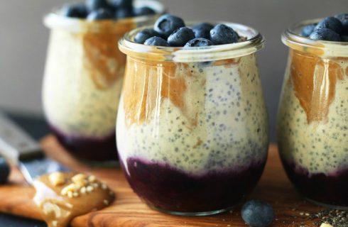 Begin je dag goed met dit chia pudding ontbijt (Peanutbutter & Jelly stijl)