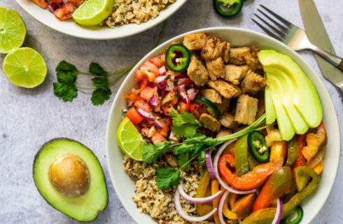 Feestelijke plantaardige fajita bowl, om van te smullen!