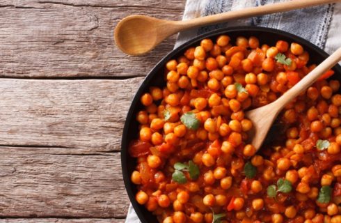 Recept: Vegan Indiase Chana Masala met Kurkuma en Gember