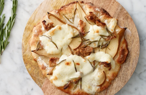 Recept: pizza bianca met peer en honing
