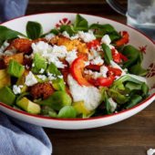 Recept: vegan pastasalade met groene asperges en avocadodressing