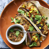 Recept: BBQ taco’s met aubergine en Mexicaanse salsa