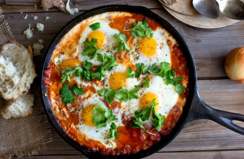 5 Shakshuka recepten die niet in jouw weekmenu mogen missen