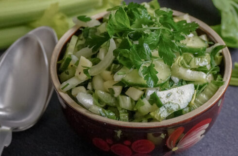 Recept: een makkelijke en verfrissende komkommer salade