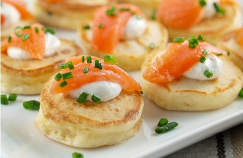 Healthy mini pancakes met cream cheese en gerookte zalm