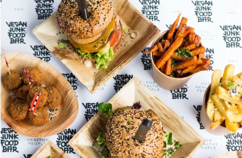 Nederlands eerste Vegan Junk Food bar is vandaag officieel geopend! – hotspot