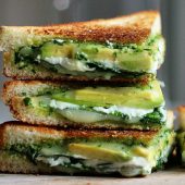 Tosti met courgette, asperge en geitenkaas