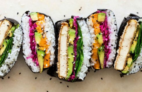 Japanse sushi sandwich met wasabi mayonaise