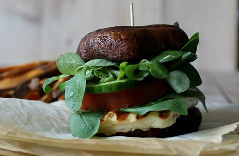 Low carb: Vegan Portobello burger