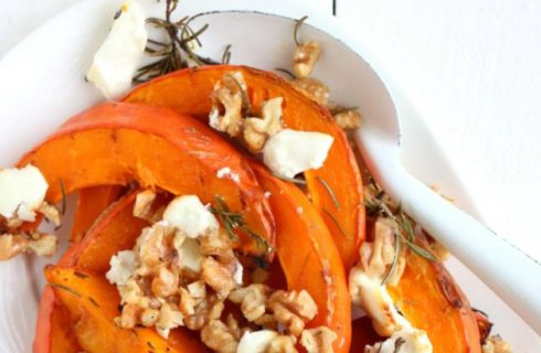 Heerlijke herfst pompoensalade met zaden & feta