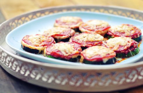 Ultieme healthy snack: Mini courgette pizza’s