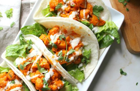 Pittige taco’s met zoete sriracha kip