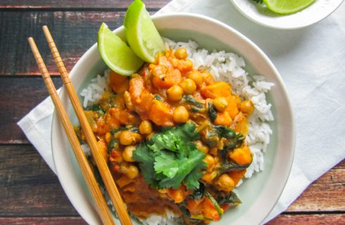 Heerlijke vegan kikkererwten curry met zoete aardappel