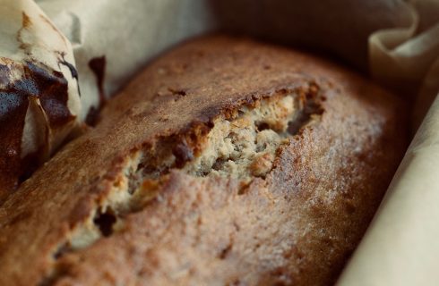 Heerlijke pompoen brood met banaan en cacoa nibs!