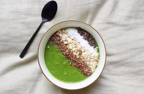 Super snel en makkelijk ontbijt? Deze groene smoothie bowl is lekker én gezond!