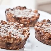 Koolhydraatarme cake: amandelmeel en macadamia noten