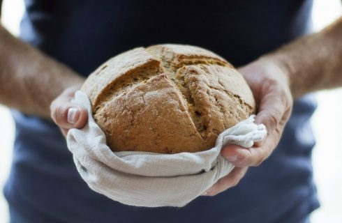 Waarom je brood en koolhydraten NIET hoeft te schrappen uit je dieet!