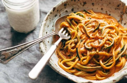 Heerlijke pasta met zelfgemaakte rode pesto saus!