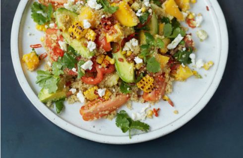 Heerlijke en snelle quinoa salade met mango en feta