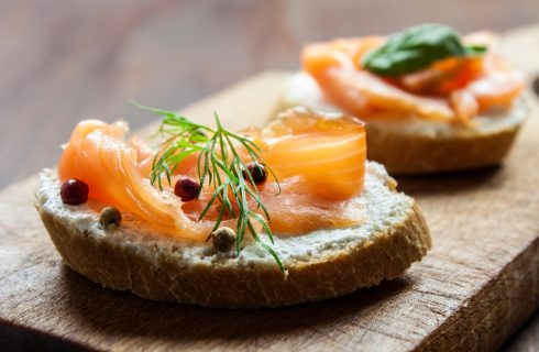 Heerlijke bruschetta met zalm voor bij de paasbrunch