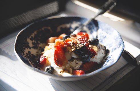 Suikervrij ontbijt: Aardbeien-haver yoghurt