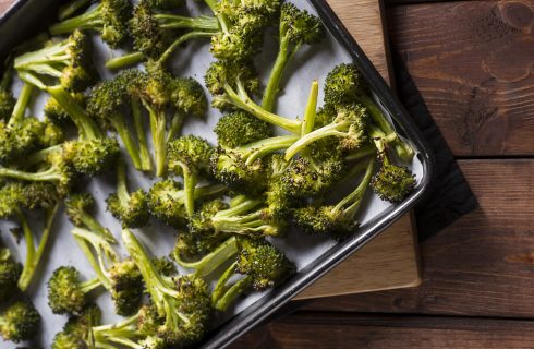 Geroosterde broccoli side met parmesan en chili